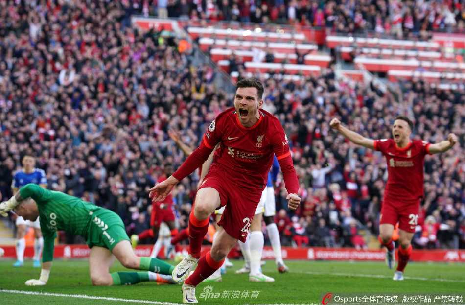 中场大师蒂亚戈从容控球指挥若定，他的传球如手术刀般精准