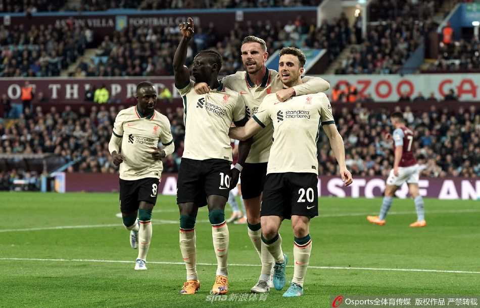 利物浦门将阿利松在比赛最后阶段做出关键扑救，他奋力伸展身体的表情和动作，力保球门不失，是球队获胜的无名英雄。