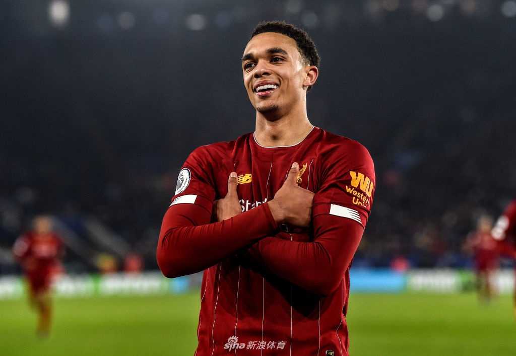 在安菲尔德领袖亨德森因伤离场时，全队众志成城的神情表明，这艘红色战舰正朝着他们三十年来的顶级联赛冠军梦想全速前进。