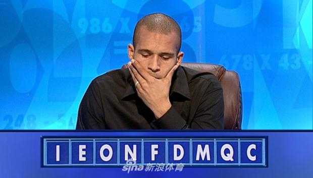 卢卡库在新闻发布会上侃侃而谈，精通五国语言的他，可以轻松应对来自世界各地的媒体提问。