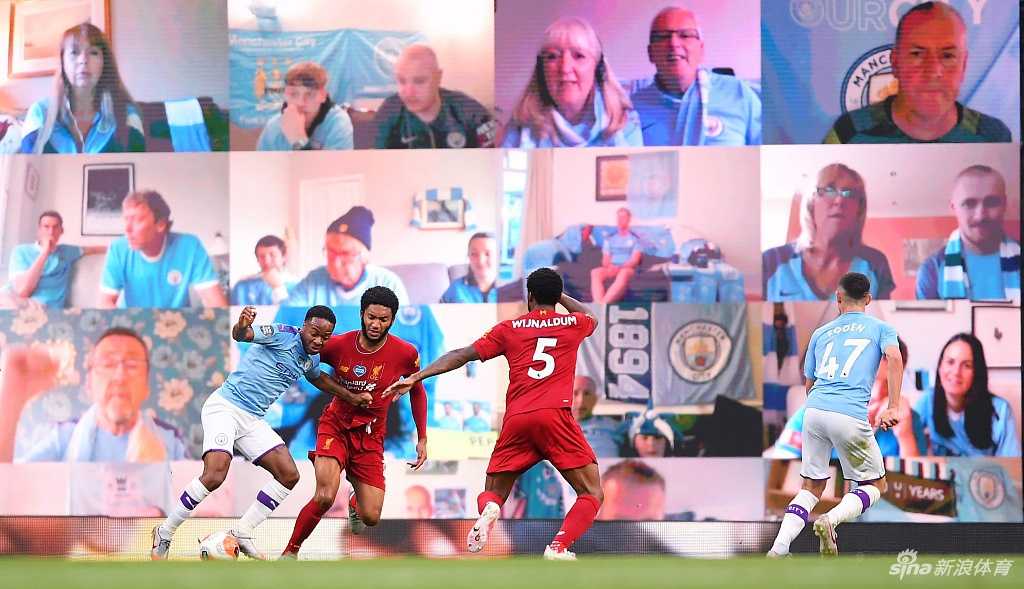 一块写着‘我们相信科学’的标语牌被放置在球员通道入口，简洁有力的文字传递出英超联赛面对疫情时的坚定立场与重启信心。