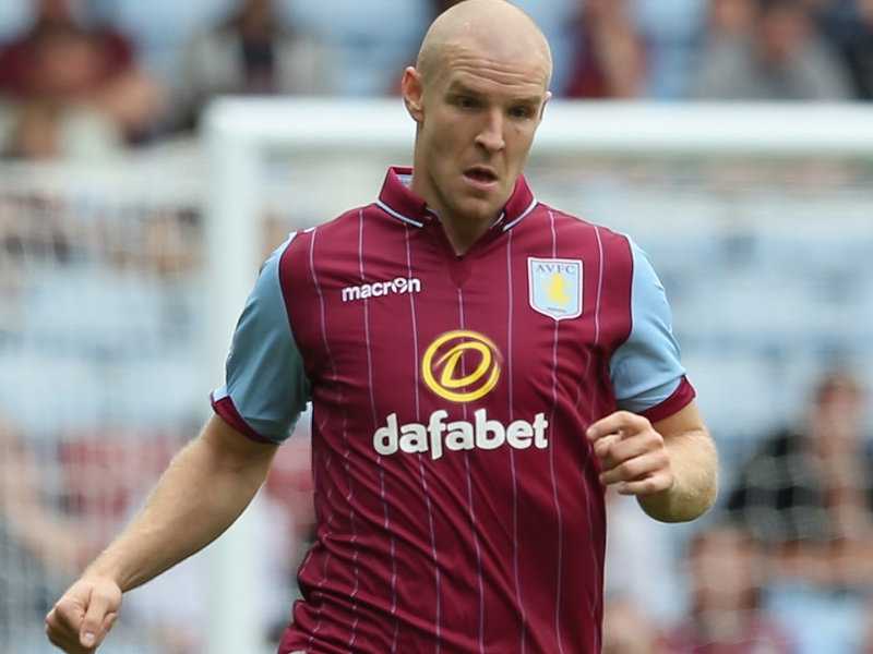 卢卡斯-埃尔南德斯面带微笑，眼神中却透露着斗士般的坚毅，马竞时期的青涩与果敢在阳光下熠熠生辉。